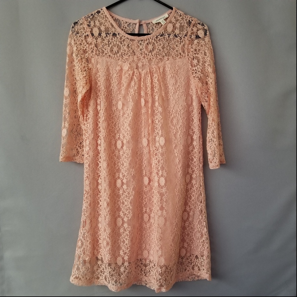 X MONTEAU 3/4 SLEEVE LACE CROCHET LINED DRESS